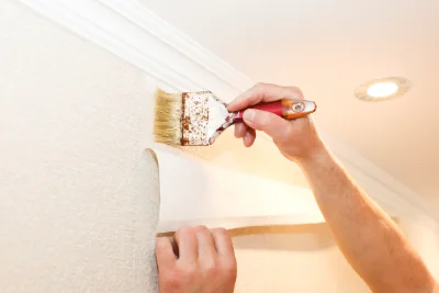Pose de papier peint à Flangebouche — revêtements muraux et toiles de verre